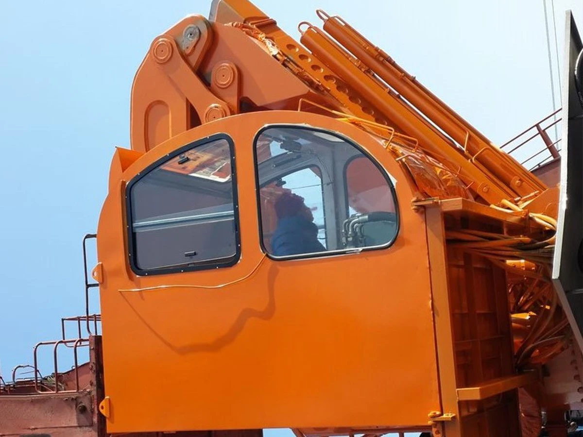 Fully Foldable Telescopic Crane Fully Foldable Telescopic Crane